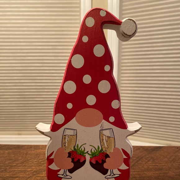 Valentine's Day Gnome Wood Sign, Gnome With Champagne & Chocolate Strawberries - Picture 5 of 12